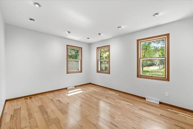 546 Beechwood DRIVE, Cedarburg, WI 53012