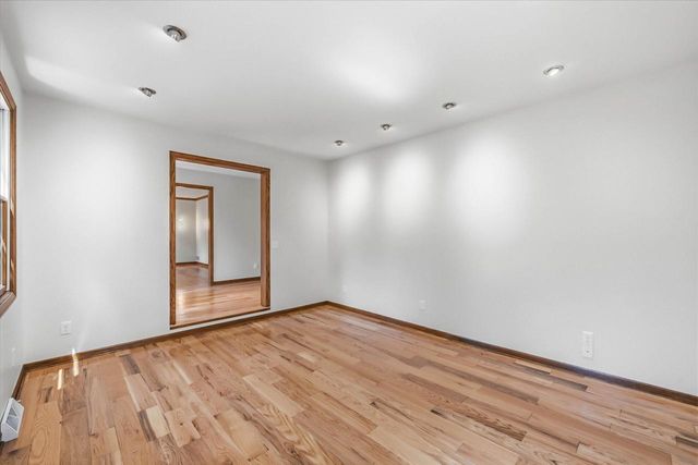 546 Beechwood DRIVE, Cedarburg, WI 53012