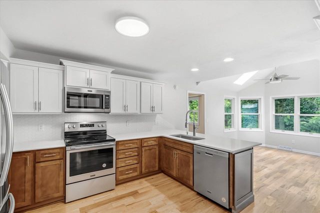 546 Beechwood DRIVE, Cedarburg, WI 53012