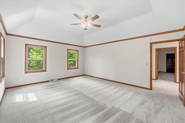546 Beechwood DRIVE, Cedarburg, WI 53012