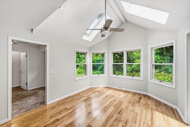 546 Beechwood DRIVE, Cedarburg, WI 53012