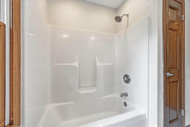 546 Beechwood DRIVE, Cedarburg, WI 53012