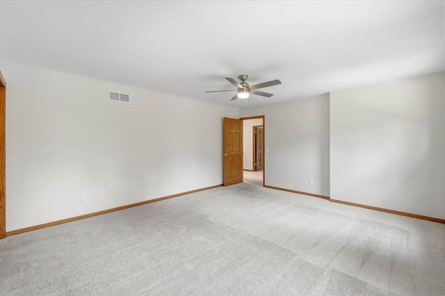 546 Beechwood DRIVE, Cedarburg, WI 53012