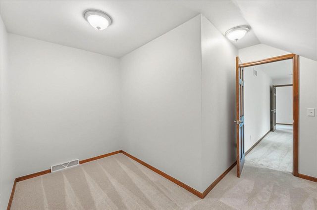 546 Beechwood DRIVE, Cedarburg, WI 53012