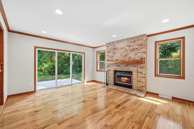546 Beechwood DRIVE, Cedarburg, WI 53012