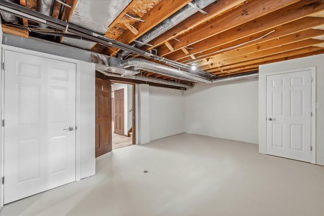 546 Beechwood DRIVE, Cedarburg, WI 53012