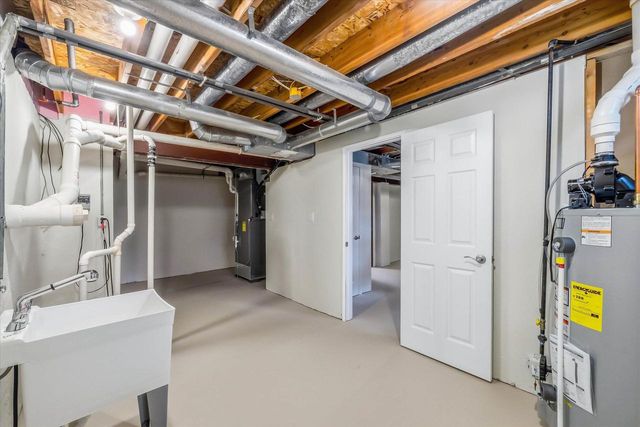 546 Beechwood DRIVE, Cedarburg, WI 53012