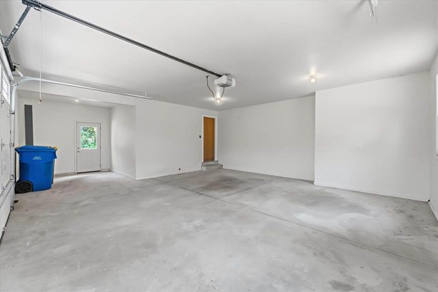 546 Beechwood DRIVE, Cedarburg, WI 53012