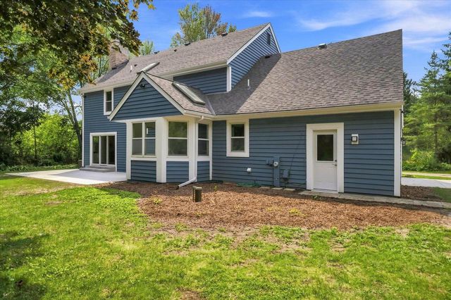 546 Beechwood DRIVE, Cedarburg, WI 53012