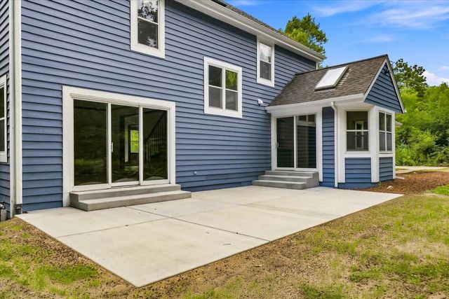 546 Beechwood DRIVE, Cedarburg, WI 53012
