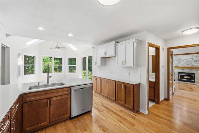 546 Beechwood DRIVE, Cedarburg, WI 53012