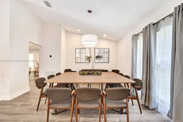 1960 SW 51st Ter, Plantation, FL 33317