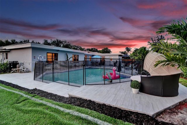 1960 SW 51st Ter, Plantation, FL 33317