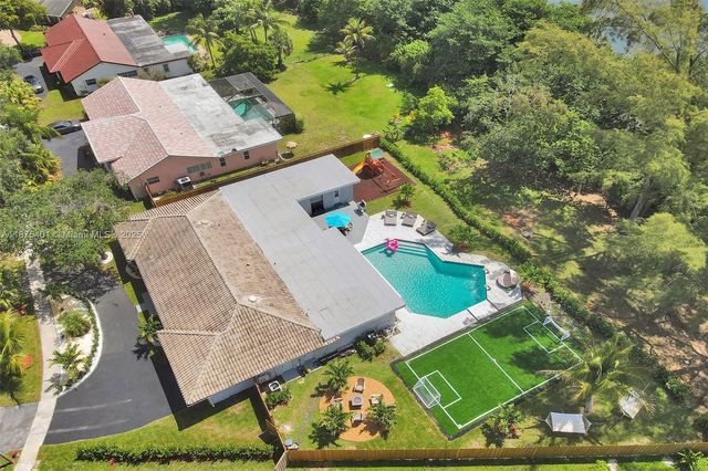 1960 SW 51st Ter, Plantation, FL 33317