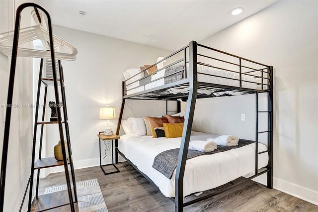 1960 SW 51st Ter, Plantation, FL 33317