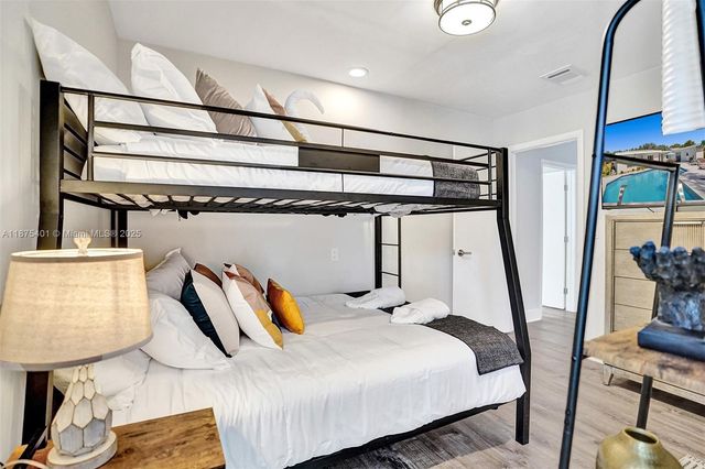 1960 SW 51st Ter, Plantation, FL 33317