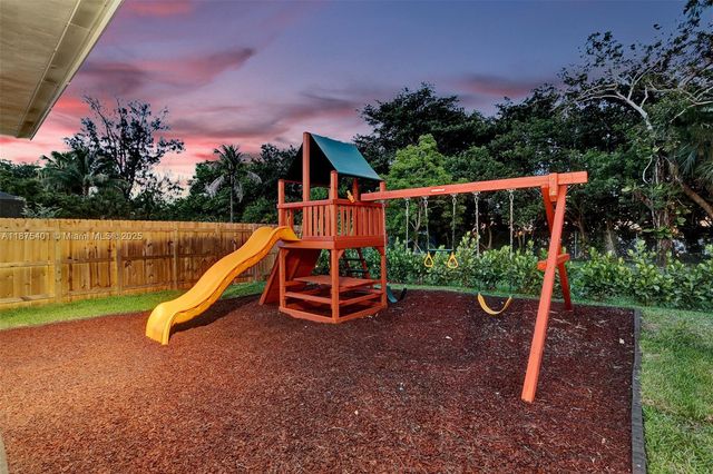 1960 SW 51st Ter, Plantation, FL 33317