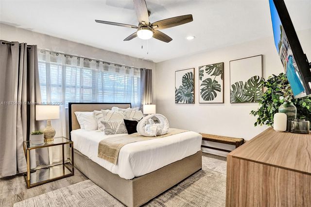 1960 SW 51st Ter, Plantation, FL 33317