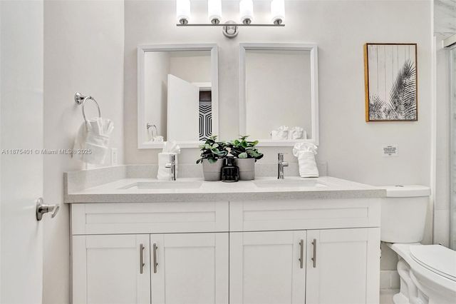 1960 SW 51st Ter, Plantation, FL 33317