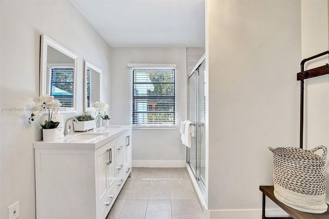 1960 SW 51st Ter, Plantation, FL 33317