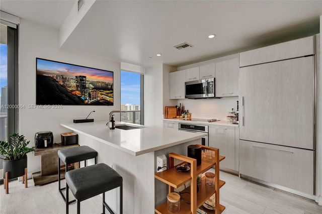 45 SW 9th St 1803, Miami, FL 33130