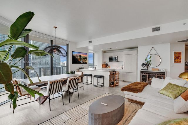 45 SW 9th St 1803, Miami, FL 33130