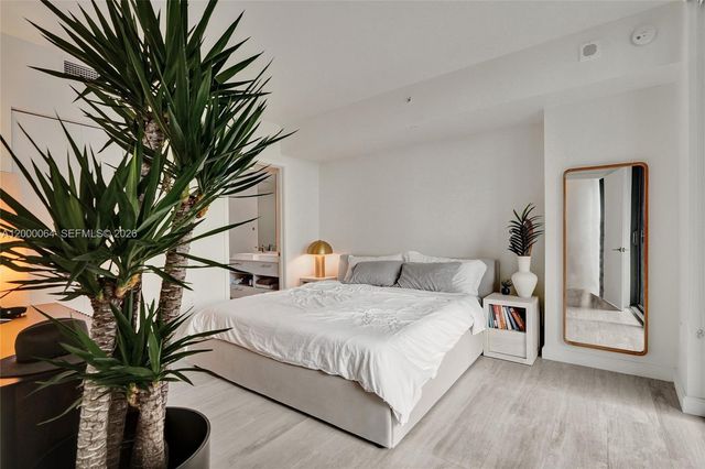 45 SW 9th St 1803, Miami, FL 33130