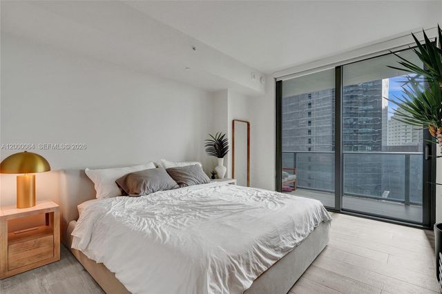 45 SW 9th St 1803, Miami, FL 33130