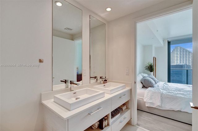 45 SW 9th St 1803, Miami, FL 33130