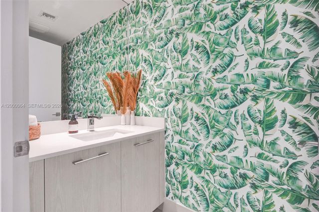 45 SW 9th St 1803, Miami, FL 33130