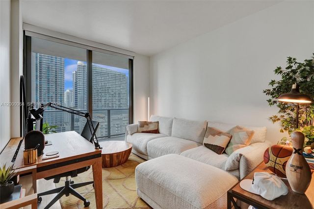 45 SW 9th St 1803, Miami, FL 33130