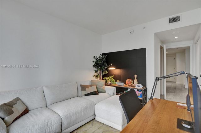 45 SW 9th St 1803, Miami, FL 33130