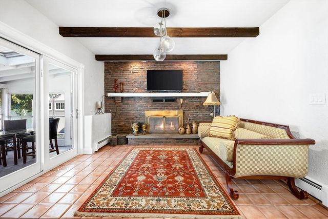 46 Juniper Dr, Saugus, MA 01906