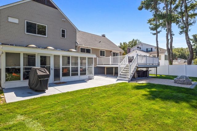 46 Juniper Dr, Saugus, MA 01906