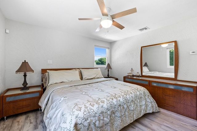 46 Juniper Dr, Saugus, MA 01906
