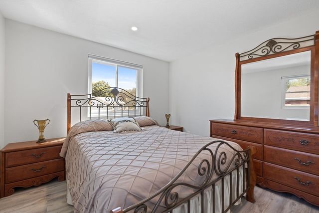 46 Juniper Dr, Saugus, MA 01906
