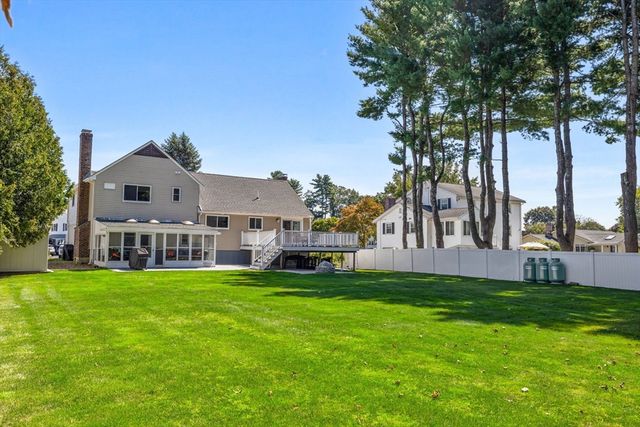46 Juniper Dr, Saugus, MA 01906