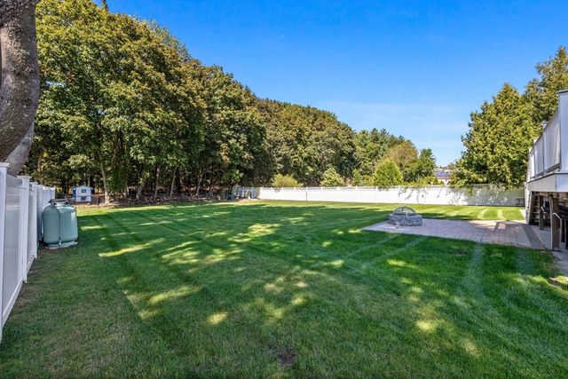 46 Juniper Dr, Saugus, MA 01906