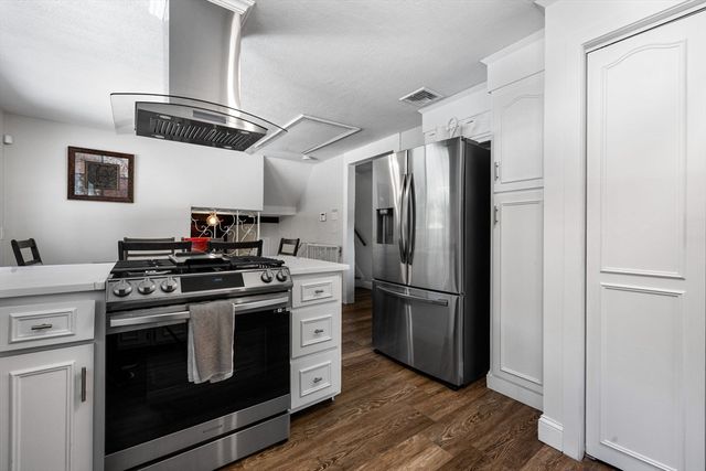 46 Juniper Dr, Saugus, MA 01906