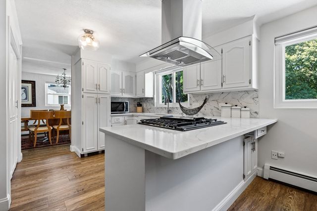 46 Juniper Dr, Saugus, MA 01906