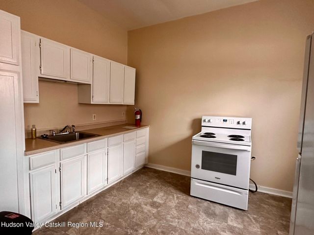 86 Vineyard Avenue 2, Highland, NY 12528