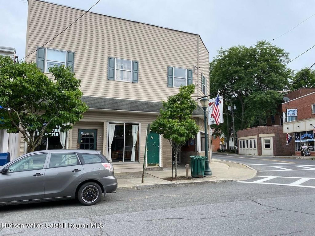 86 Vineyard Avenue 2, Highland, NY 12528