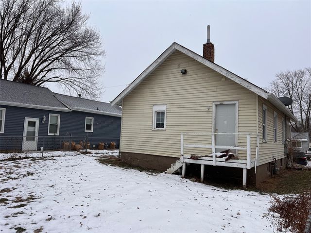 2710 E Washington Avenue, Des Moines, IA 50317