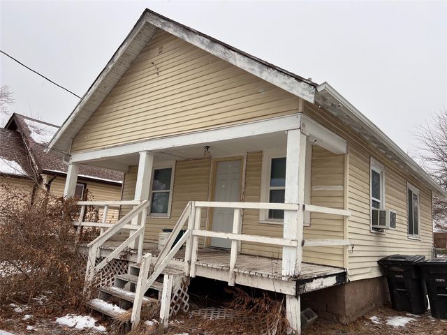 2710 E Washington Avenue, Des Moines, IA 50317