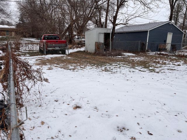 2710 E Washington Avenue, Des Moines, IA 50317