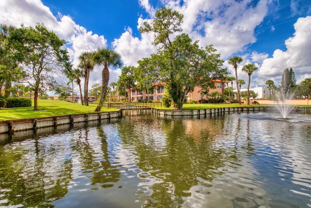 1911 SW Palm City Road J, Stuart, FL 34994