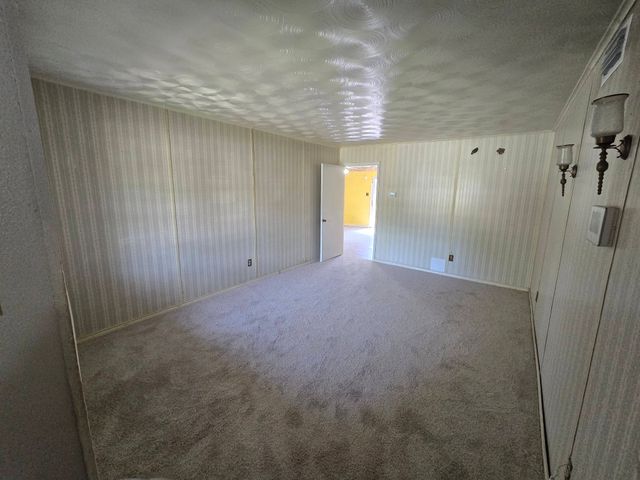 212 N Longacre Lane, Dallas, TX 75217