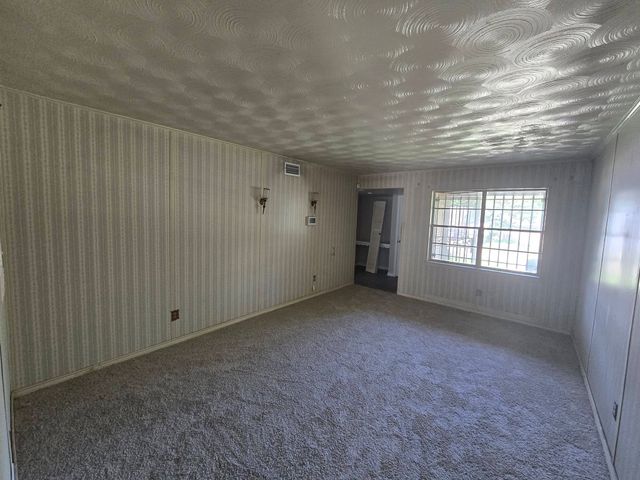 212 N Longacre Lane, Dallas, TX 75217