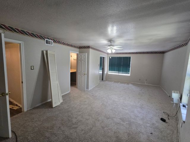 212 N Longacre Lane, Dallas, TX 75217