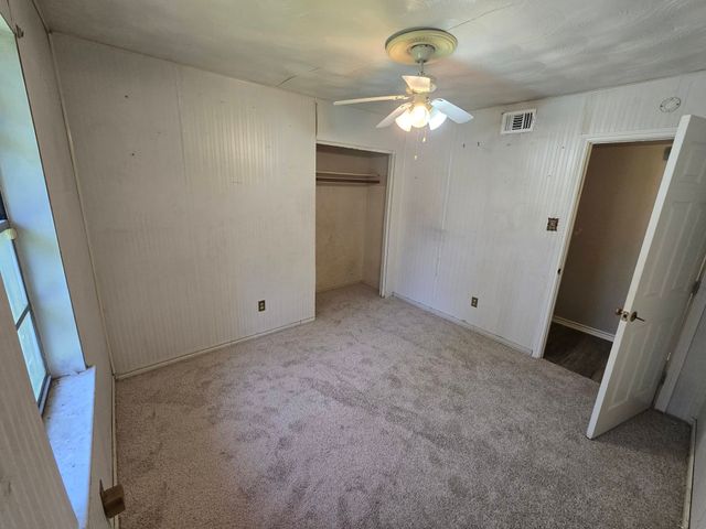 212 N Longacre Lane, Dallas, TX 75217